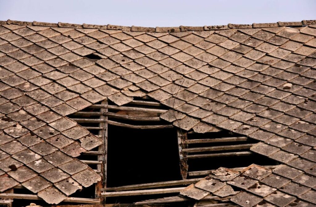 high wind roof damage