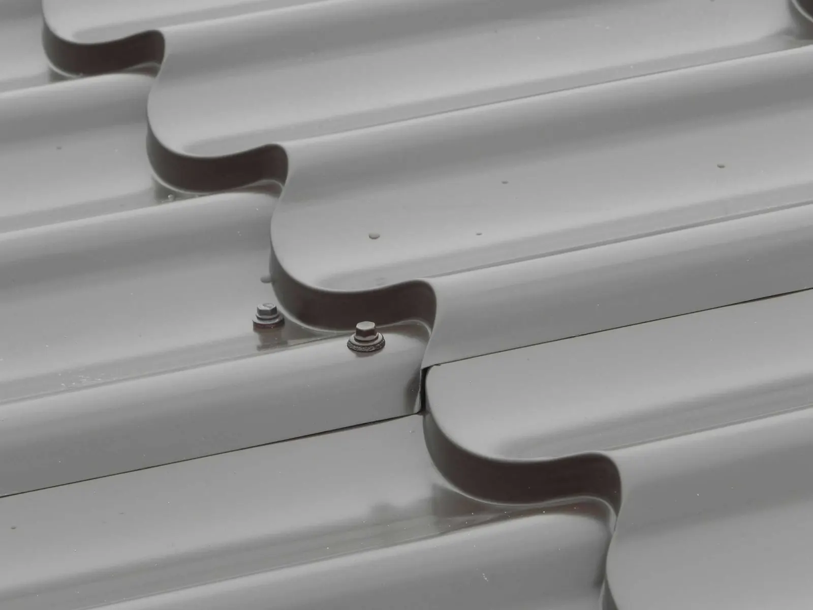 4 Ways a New Metal Roof Can Add Value to Your Home